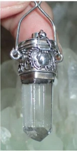 Punta de cuarzo de cristal transparente en plata de ley colgante con compartimento con tapa. - Imagen 1 de 5