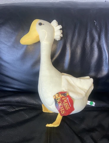 Puss in Boots Golden Goose Plush Yellow Doll DreamWorks Movie New Cover