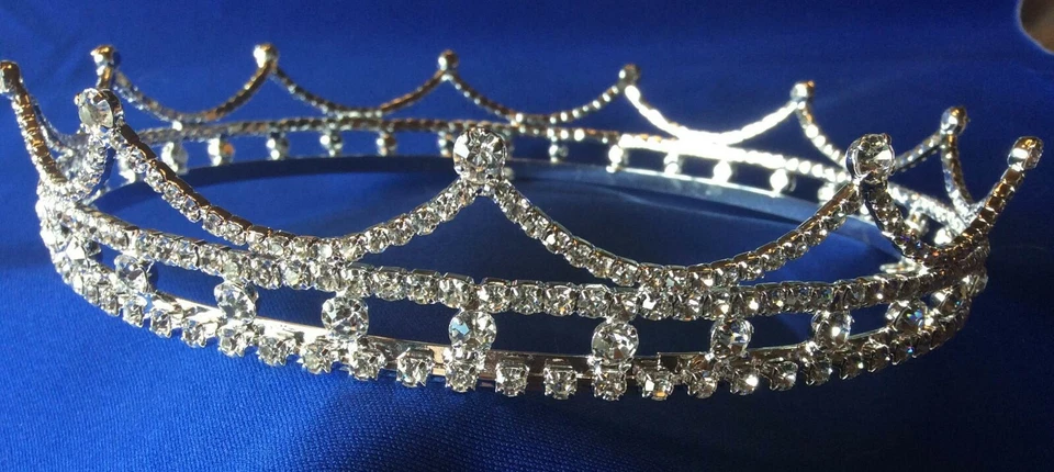 Rhinestone Crown - Silver plated metal with crystals Foto 1 de 4