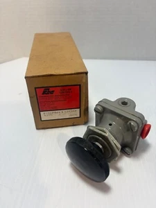 Red Lion Controls PSMA1000 Manual Pneumatic Valve - Picture 1 of 3