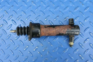 1992-1996 Chevrolet Corvette C4 Clutch Slave Cylinder OEM - Picture 1 of 3