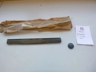 Junta de soporte de carril delantera derecha superior Chrysler Lebaron GTC descapotable 04396308 Foto 1 de 4