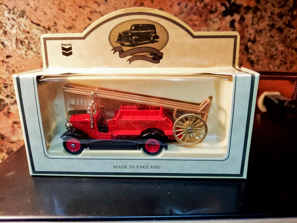 LLEDO  " CHEVRON  REFINERY FIRE TRUCK " (1934 DENNIS FIRE ENGINE ) DAYS GONE - Image 1 of 1