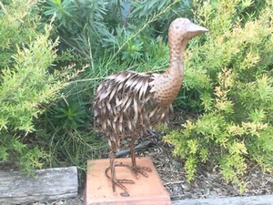 Rusty Metal Chick Emu Statue Figurine Garden Ornament - Picture 1 of 9