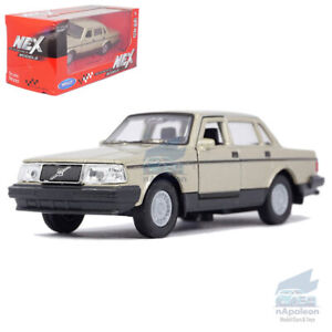 1:40 Volvo 240 GL Model Car Alloy Diecast Toy Vehicle Collection Kids Gift