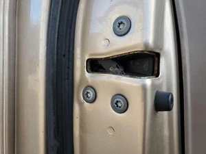 Front LH Door Latch Assembly (#10 IN DIAGRAM) 2004-2006 Toyota Sienna To 06/06 - Picture 1 of 5