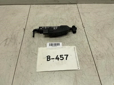 2004 AUDI A8L 4.2 QUATTRO FRONT RIGHT PASSENGER HEADLIGHT WASHER SPRAYER NOZZLE - Image 1 of 4