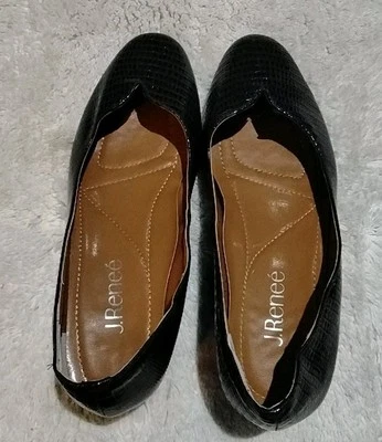 J Renee' Ladies Shoes. Navy Alligator. 6.5 M. 1" Heels. Silver Trim. - Image 1 of 4