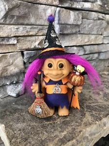Ooak Halloween Russ Troll Doll! Magenta Hair Brown Eyes! Witch Pumpkins Sticker! - Picture 1 of 12