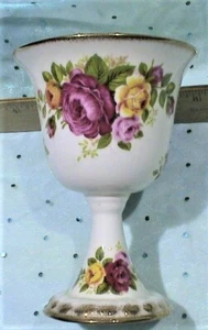 Newhall Fine Bone China 'Cottage Rose' Kelch mit Goldvergoldung - Bild 1 von 3