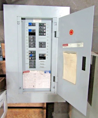 🔥GE 125 AMP MAIN BREAKER PANELBOARD 208Y/120 VAC 24 CIRCUIT 3Ø 4W AQF3241AB - Image 1 of 4