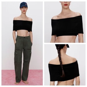 Top corto plegable acanalado ZARA talla S en negro - Imagen 1 de 10