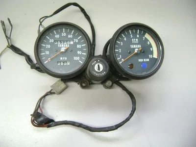 USED YAMAHA DT125 DT175 SPEEDOMETER TACHOMETER IGNITION SWITCH 25R - Image 1 of 4