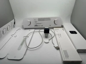 Apple Watch SE 40mm Silver Aluminum Case White Smart Watch (GPS) A2351 - Picture 1 of 22
