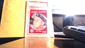 1959 TOPPS # 417 VIRGIL TRUCKS PSA NM-MT 8 -NEW YOK YANKEES Serial #  08082048 - Picture 1 of 3