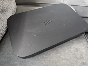 Sky 1TB Box Model ES340d8 - Unit Only No Cables - Picture 1 of 4