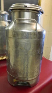Vintage Steel  Realicious Dairies Milk Dispenser Can  w/ Lid 5 Gallon - Nice! - Picture 1 of 6