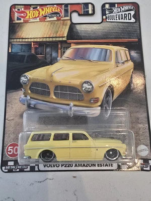 Hot Wheels Boulevard Volvo P220 Amazon Estate con pilotos reales #50 envío gratuito Foto 1 de 2