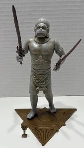 Lara Croft Tomb Raider Stone Monkey Warrior Actionfigur (Playmates, 2001) - Bild 1 von 8