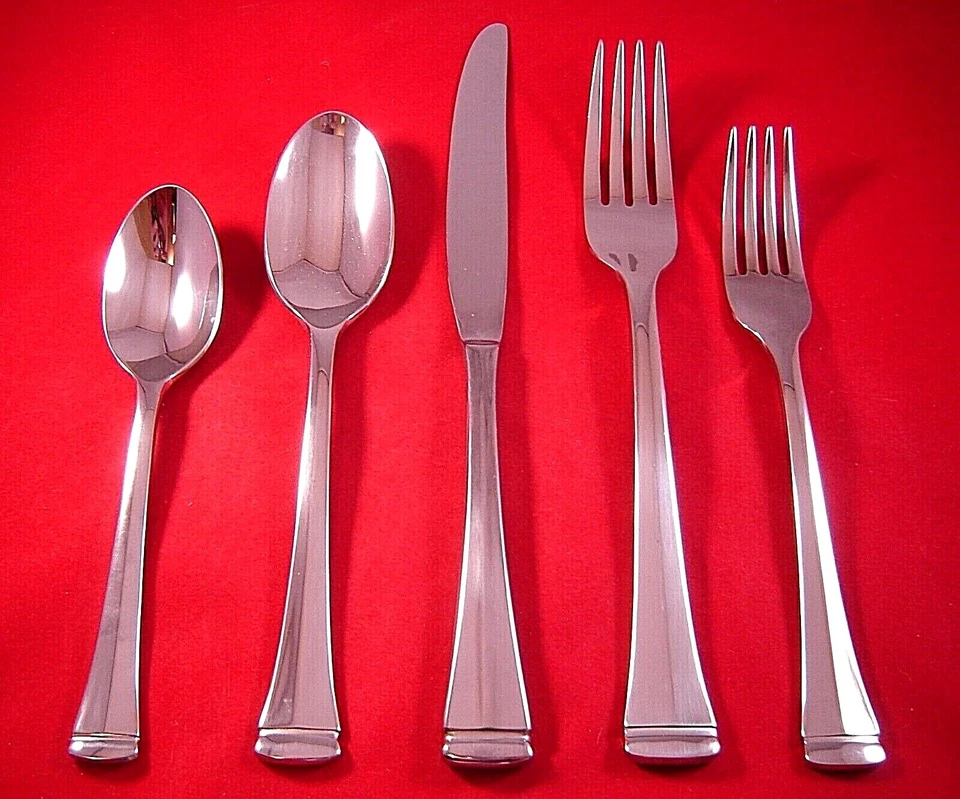 Talheres Oneida Dorchester brilhante 18/10 aço inoxidável escolha NOVO - Imagem 1 de 1
