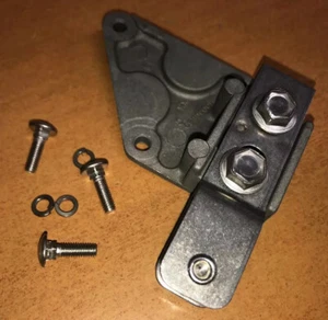 Mercury Mariner 25HP Bigfoot COWL COWLING COWLING LATCH KIT 4 tempi fuoribordo - Foto 1 di 3