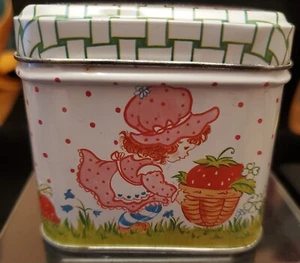 Vintage Strawberry Shortcake 1980 Metal Candle Tin with red candle approx 3"×3" - Picture 1 of 7
