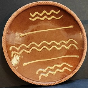 Redware Teller von Old Sturbridge Village Pottery Massachusetts 9,5" Vintage USA - Bild 1 von 4