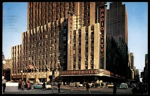 Postcard NY New York City RCA Building Street View Radio City Music Hall c1960s - Bild 1 von 2