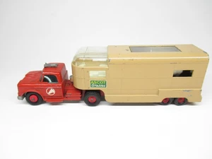 MATCHBOX LESNEY KING SIZE K18 ARTICULATED HORSE TRAILER VAN W/ HORSES - Picture 1 of 10