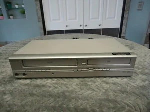 Emerson Videorecorder/DVD COMBO EWD2004 (funktioniert super ohne Fernbedienung hat Kabel) # - Bild 1 von 7