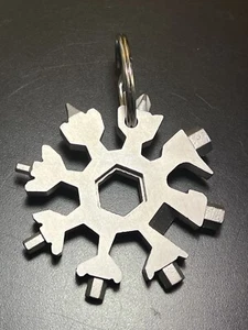 NEW-Snowflake 18 in 1 Multi Tool Keychain-Tool Gadgets Outdoor-Travel-Camping - Picture 1 of 8