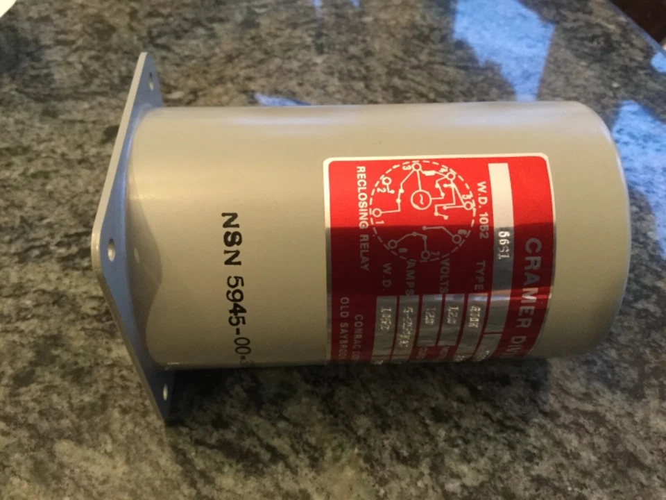 Cramer division heavy relay 670H 120 V 60 HZ 5 -250 VAC 5945-00-313-1846  - Image 1 of 4