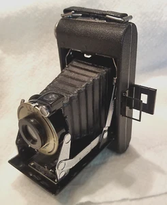 Kodak Vigilant Junior Six-20 Folding Camera w Leather case - Picture 1 of 16