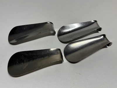 "Lote de 4 cuernos de zapatos estampados vintage The Florsheim zapato y 3 de metal liso de 3,5""" Foto 1 de 4