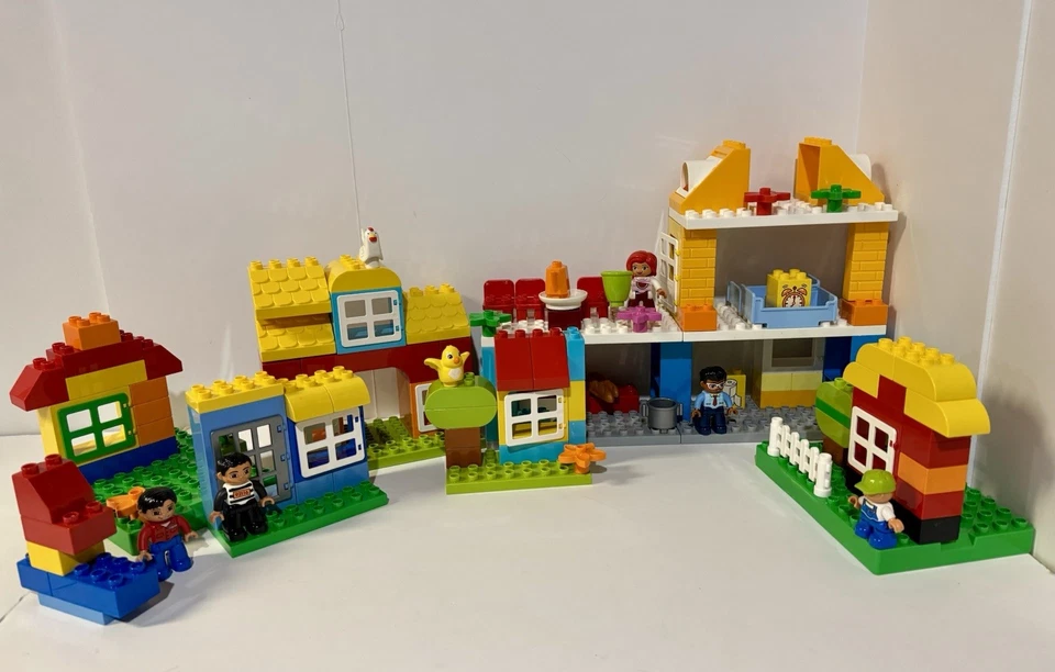 Enorme Lote de Juegos Mixtos Lego Duplo Casa Familiar Figuras Granja Piezas y Piezas Animales Foto 1 de 4
