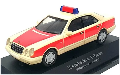 Herpa escala 1/43 B6 600 5727 - 1995 Mercedes-Benz E220 W210 Notarzt - crema/rojo Foto 1 de 4