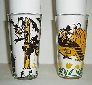 Vtg 2 Hazel Atlas Glasses Bears Honey Bees Wooden Shoe House Windmill Very Rare! - Picture 1 of 10
