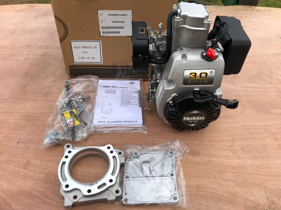 Subaru-Robin EH09 Engine 3.0HP Threaded Crankshaft Tamping Rammer Tamper 2019 - Image 1 of 4
