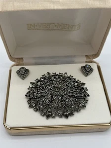 Vintage IN-VEST-MENTS Silver Tone Rhinestone’s Brooch And Earrings Set In Box - Picture 1 of 11