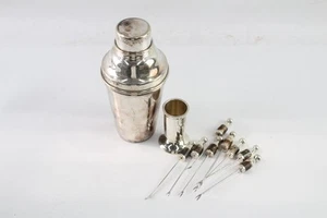 EPNS Cocktail Shaker 3 Piece W/ Hors D'Oeuvre's Olive Cocktail Sticks Vintage - Picture 1 of 5