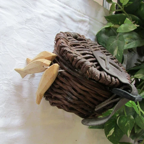 Mini Wicker Fishing Creel Basket  Decoration 3.5" River Lake Cabin Lodge Cover