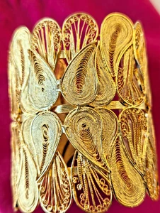 Cuff Bracelet Gold Plated Chantilly Lace Filigree 3" Smith & Co Bronxville, NY - Picture 1 of 8