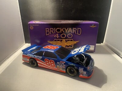 Action 1997 Dale Jarrett #88 Brickyard 400 Thunderbird escala 1:24  - Imagem 1 de 4