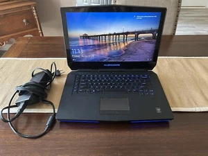 alienware 15 inch 2015 - Picture 1 of 4