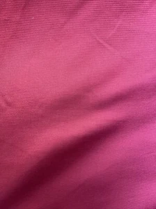 17m Cerise / Dark Dusky Pink Jacquard Material Upholstery Curtain Lightweight - Picture 1 of 8
