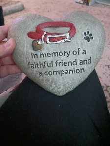 Pet Stone Memorial Grave Marker Heart - Heavy. 6x5x2 - Picture 1 of 3