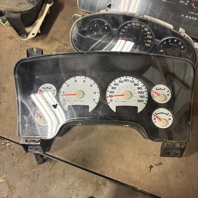 04 - 05 Dodge Ram 1500 2500 3500 painel medidor de instrumentos P56051103AF - Imagem 1 de 2