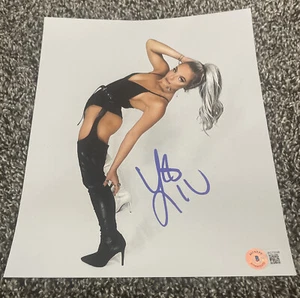 LIV MORGAN WWE WRESTLING DIVA SIGNED AUTOGRAPHED HOT 8X10 PHOTO BECKETT STICKER - Picture 1 of 3
