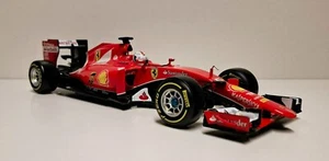 Modellino auto Burago Ferrari Formula 1 SF15-T Sebastian Vettel 1:18 - Foto 1 di 11