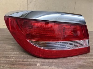 BUICK VERANO 2012-2017 CONDUCTOR LADO IZQUIERDO FRENO TRASERO CUARTO MTD LUZ TRASERA OEM - Imagen 1 de 8